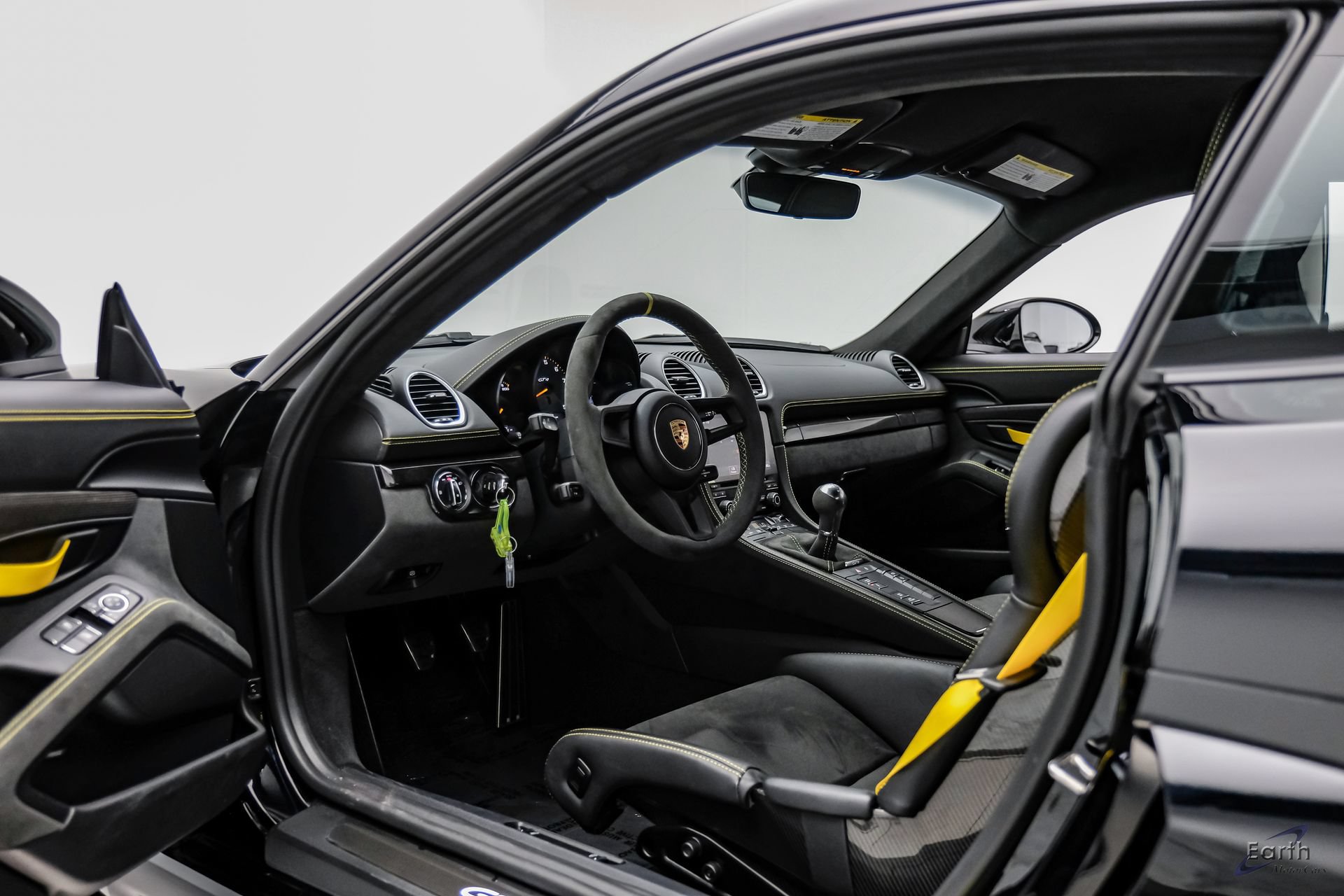 Used 2023 Porsche 718 Cayman GT4 RWD image 40