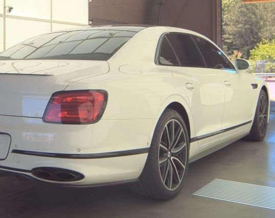 Used 2021 Bentley Flying Spur V8 AWD/4WD image 4