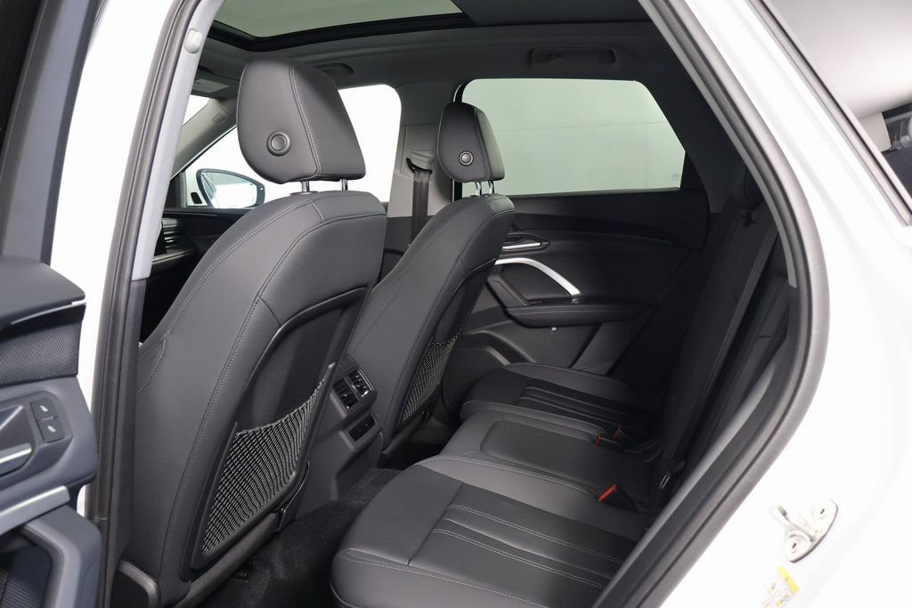 Used 2025 Audi Q5 Premium AWD/4WD image 11