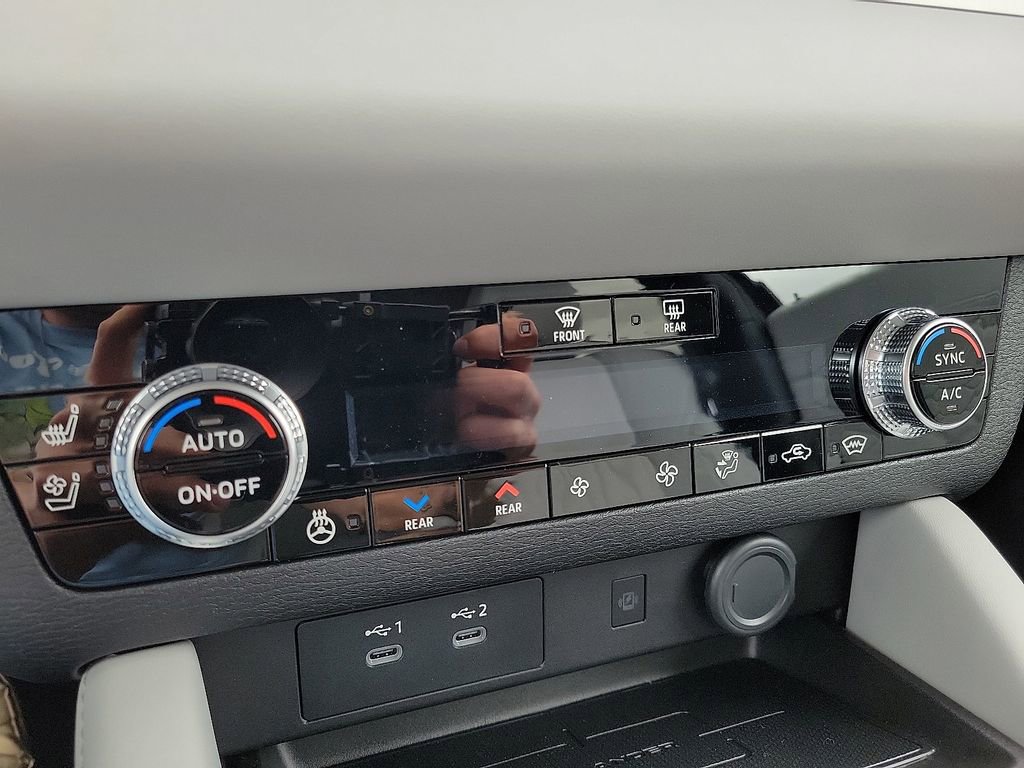 New 2025 Mitsubishi Outlander AWD image 17