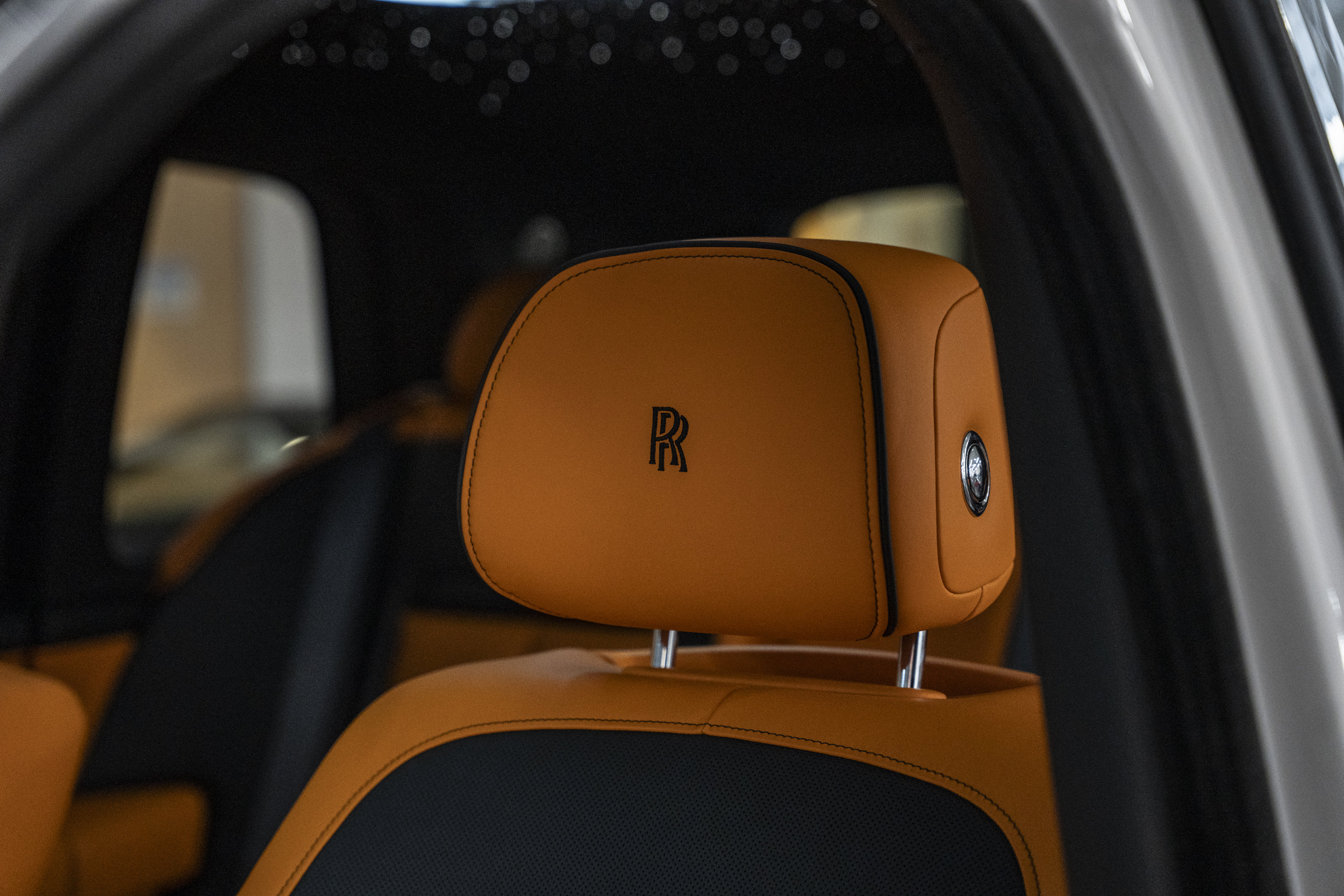 Used 2023 Rolls-Royce Cullinan Black Badge w/ Leather Finishing Pack image 29