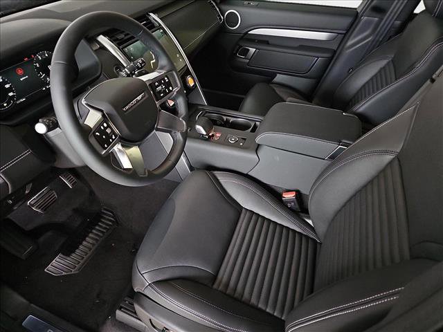 New 2025 Land Rover Discovery Dynamic SE AWD/4WD image 17