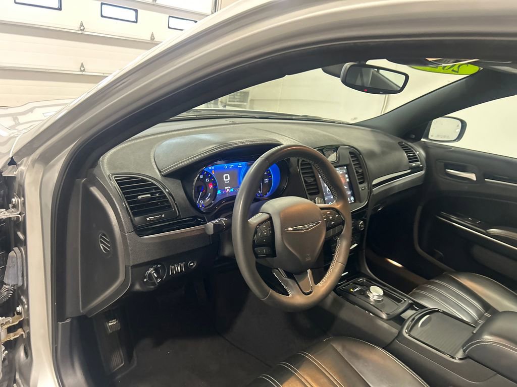 Used 2023 Chrysler 300 S image 17