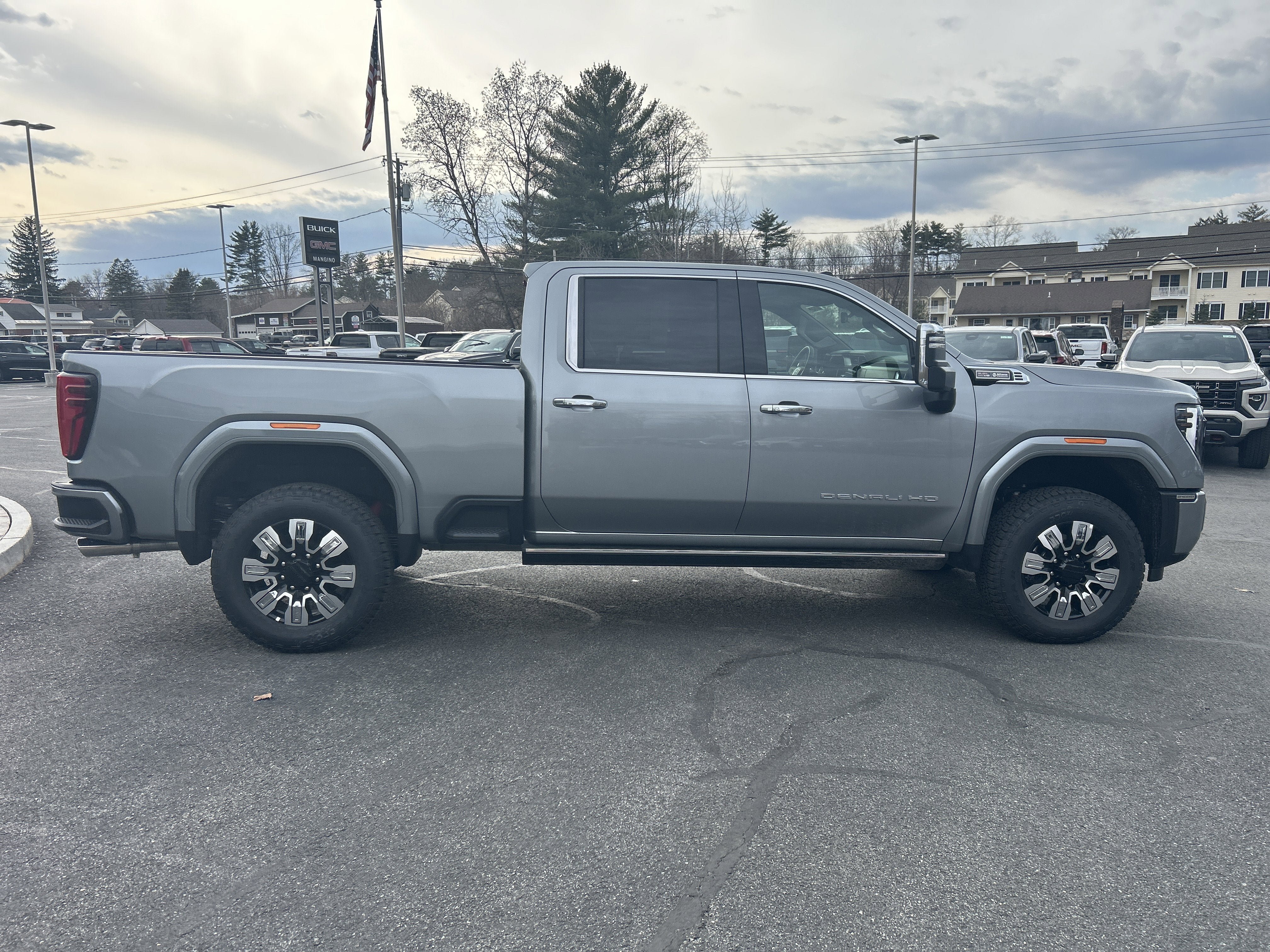 New 2026 GMC Sierra 2500 Denali w/ Denali Reserve Package image 11