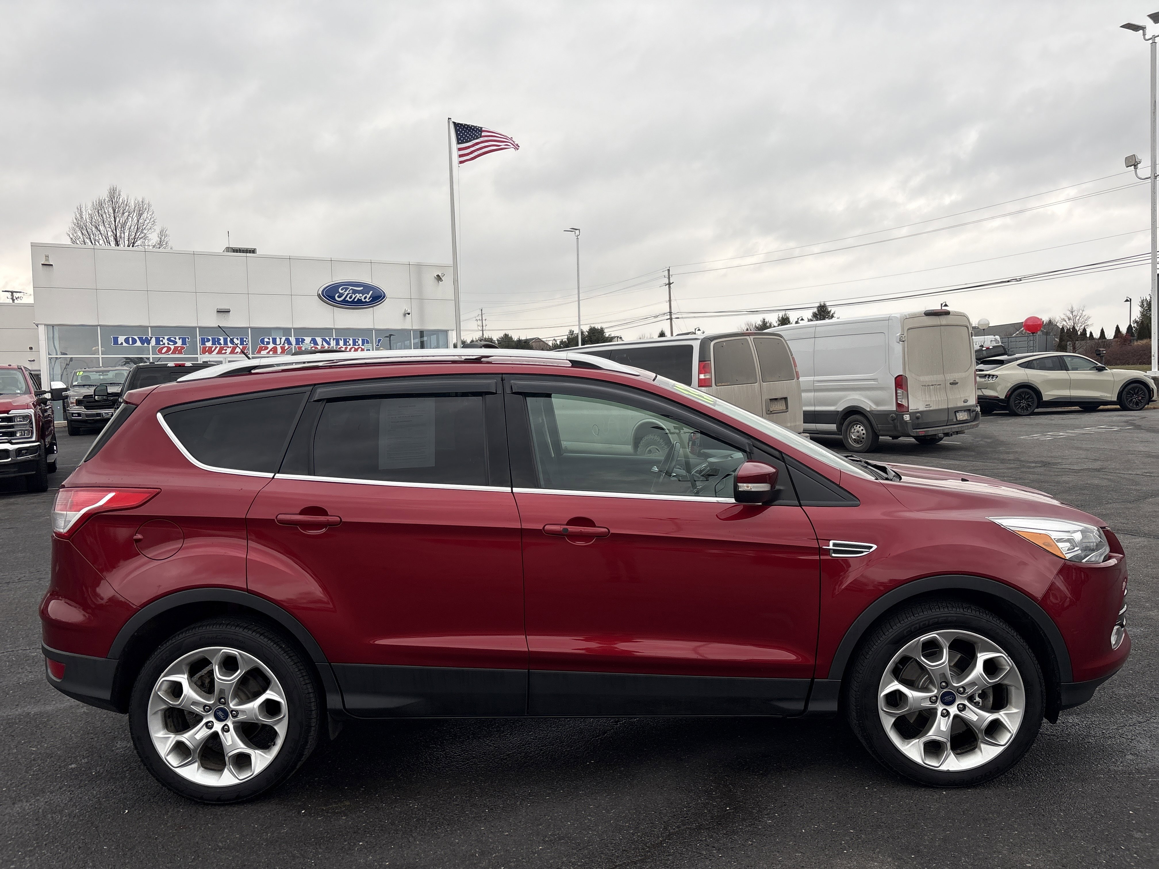 Used 2013 Ford Escape Titanium image 2