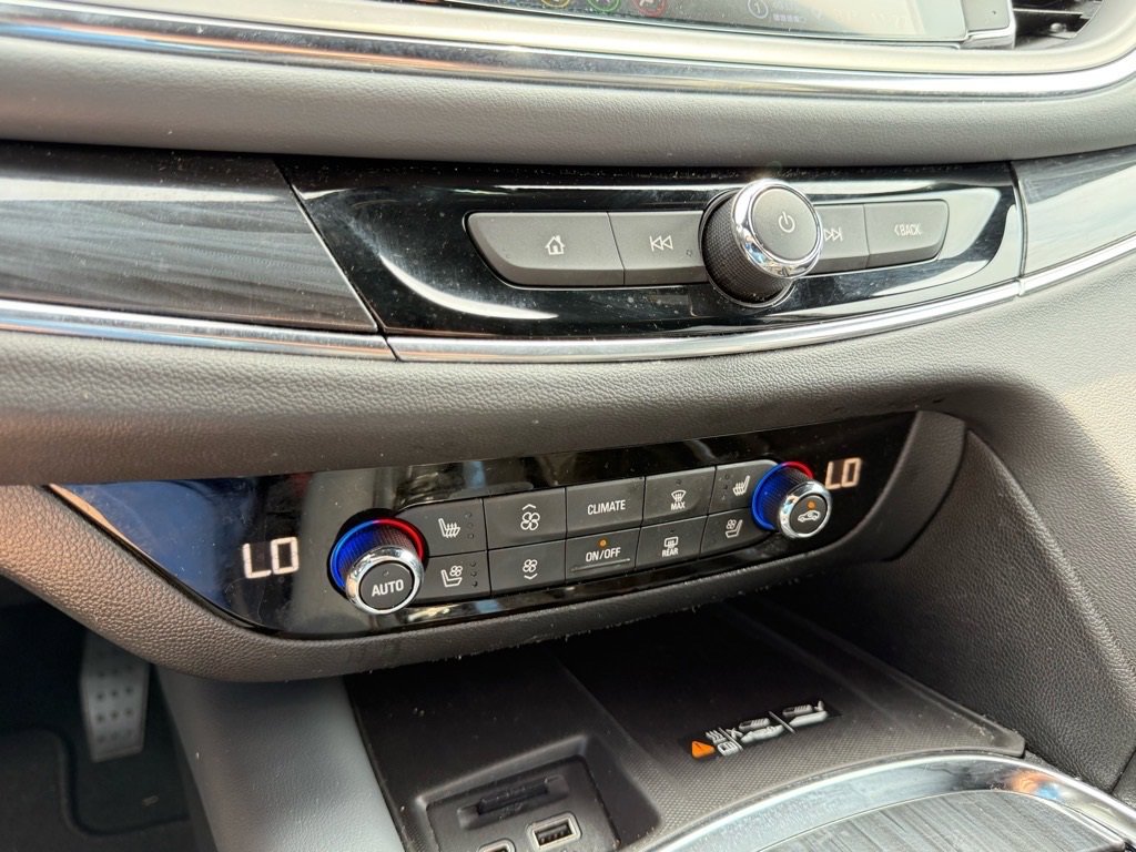 Used 2024 Buick Enclave Premium image 21