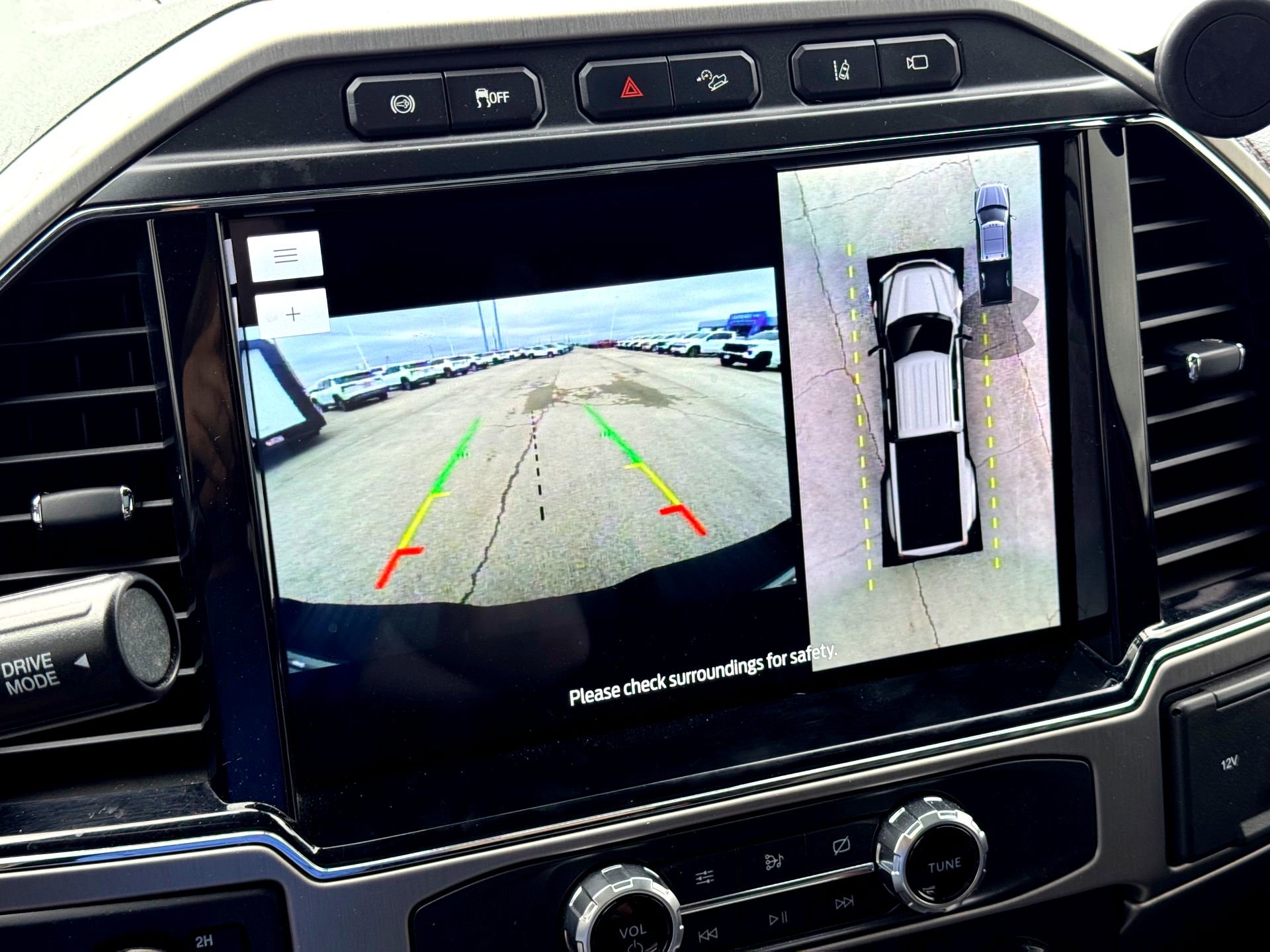 Used 2022 Ford F450 Platinum w/ FX4 Off-Road Package image 31