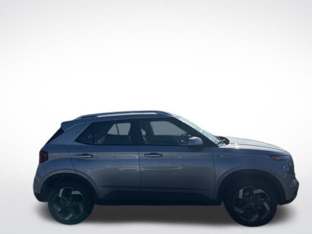 Used 2026 Hyundai Venue SEL image 5