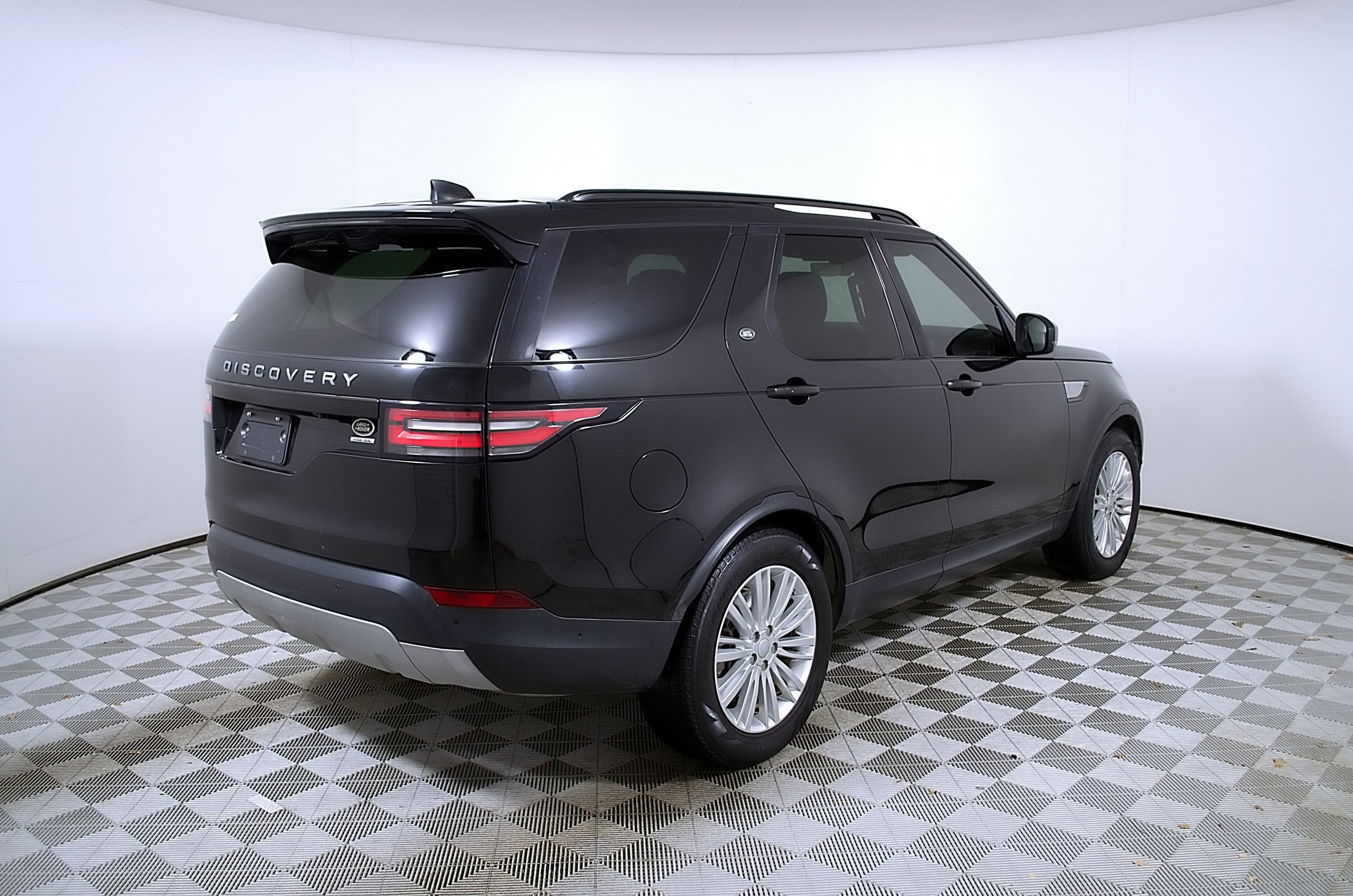 Used 2020 Land Rover Discovery HSE AWD/4WD image 8