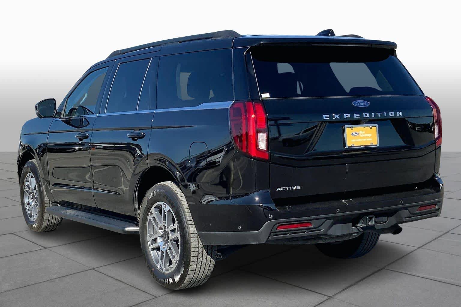 Certified 2025 Ford Expedition Active RWD image 13