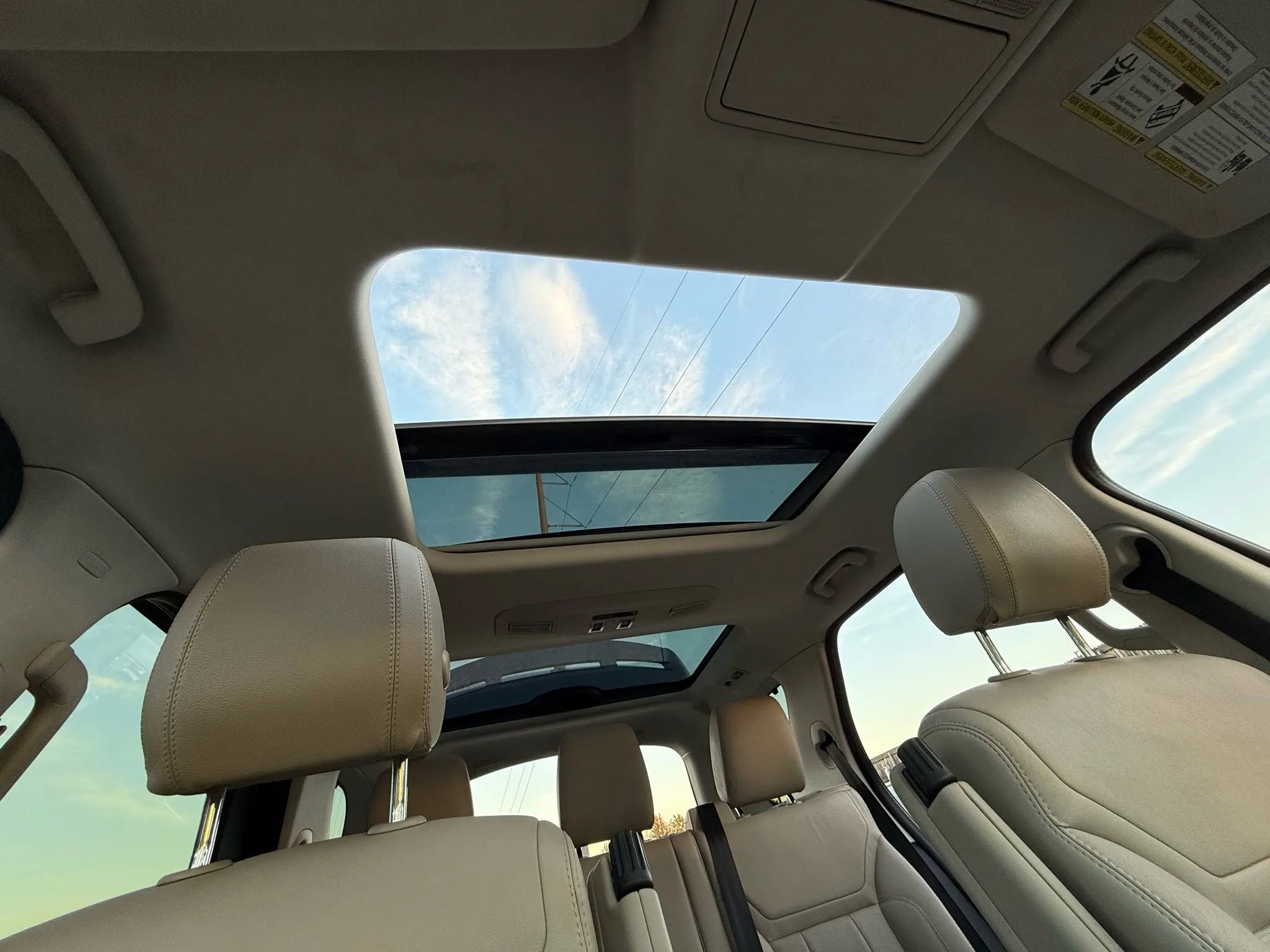 Used 2019 Land Rover Discovery HSE image 31