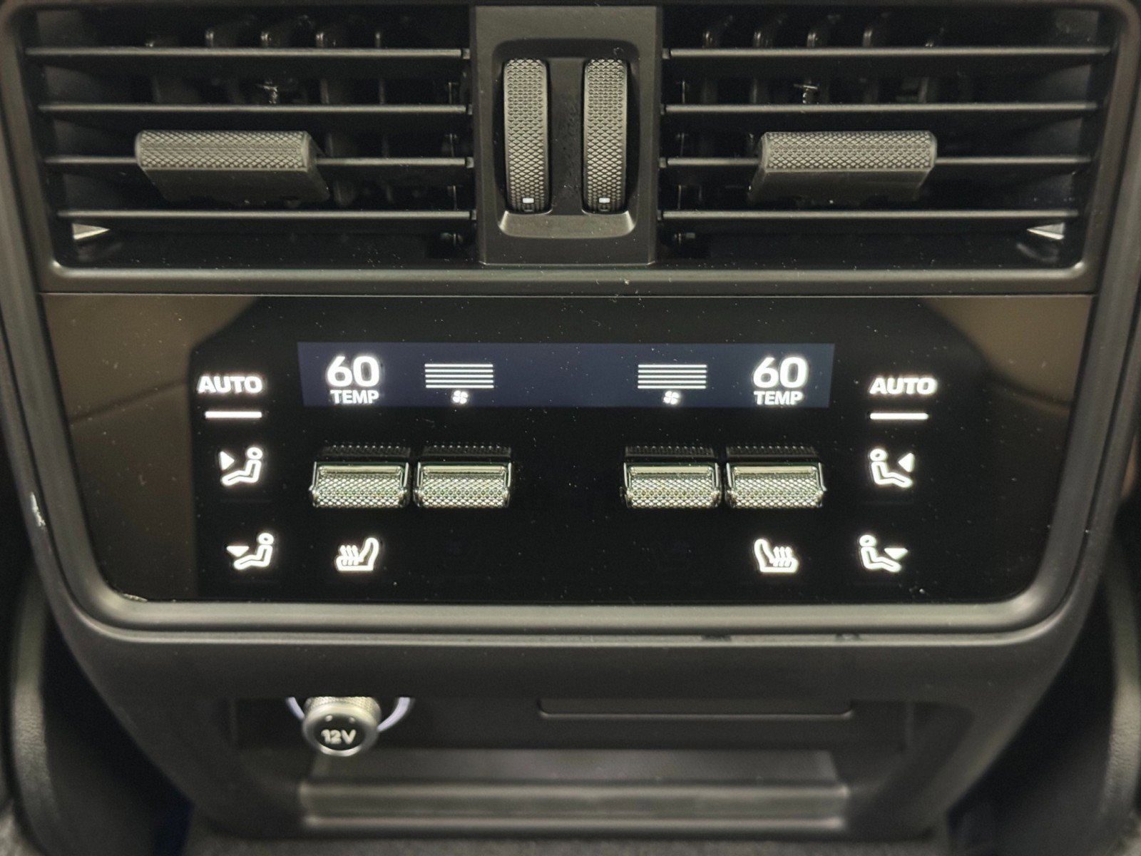 Used 2025 Porsche Cayenne E-Hybrid image 33