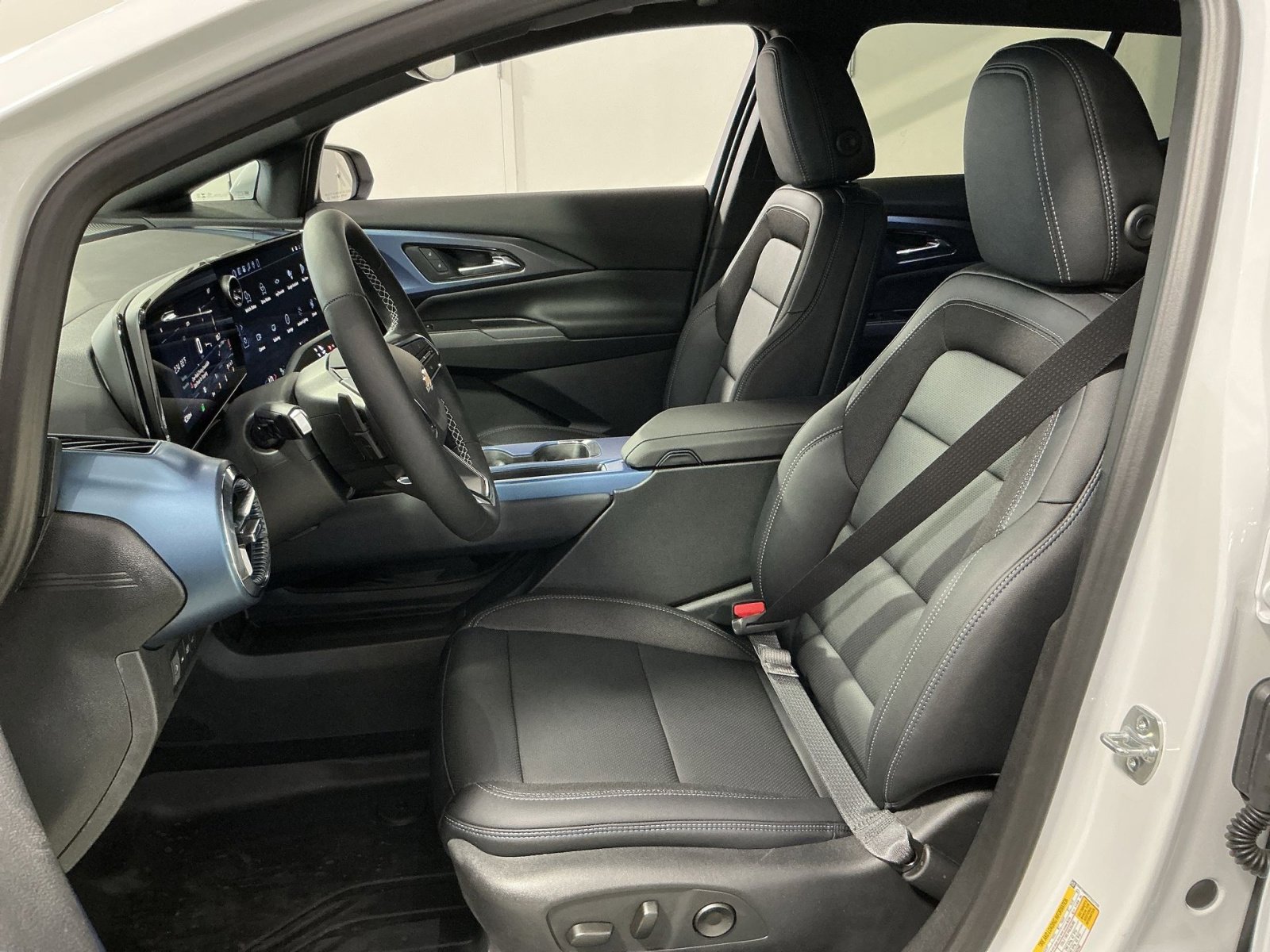 New 2026 Chevrolet Equinox EV LT image 21
