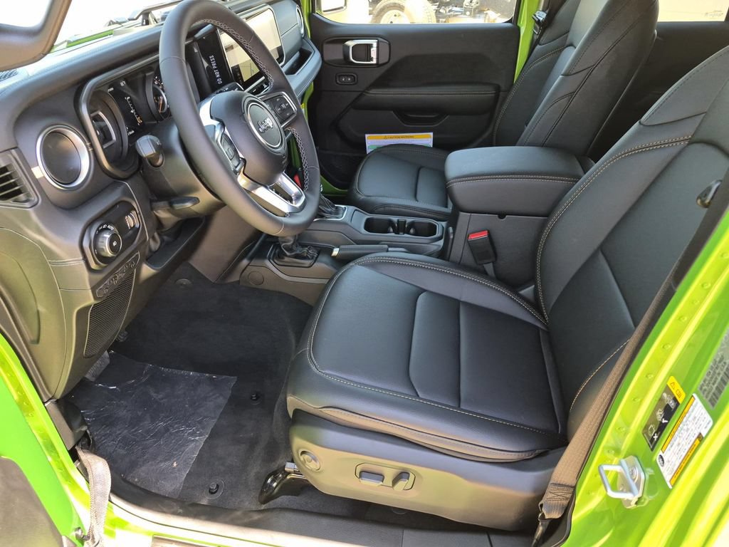 New 2026 Jeep Wrangler Unlimited Sahara AWD/4WD image 10