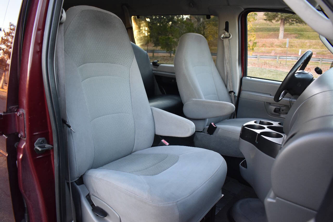 Used 2008 Ford E-350 and Econoline 350 XLT image 11