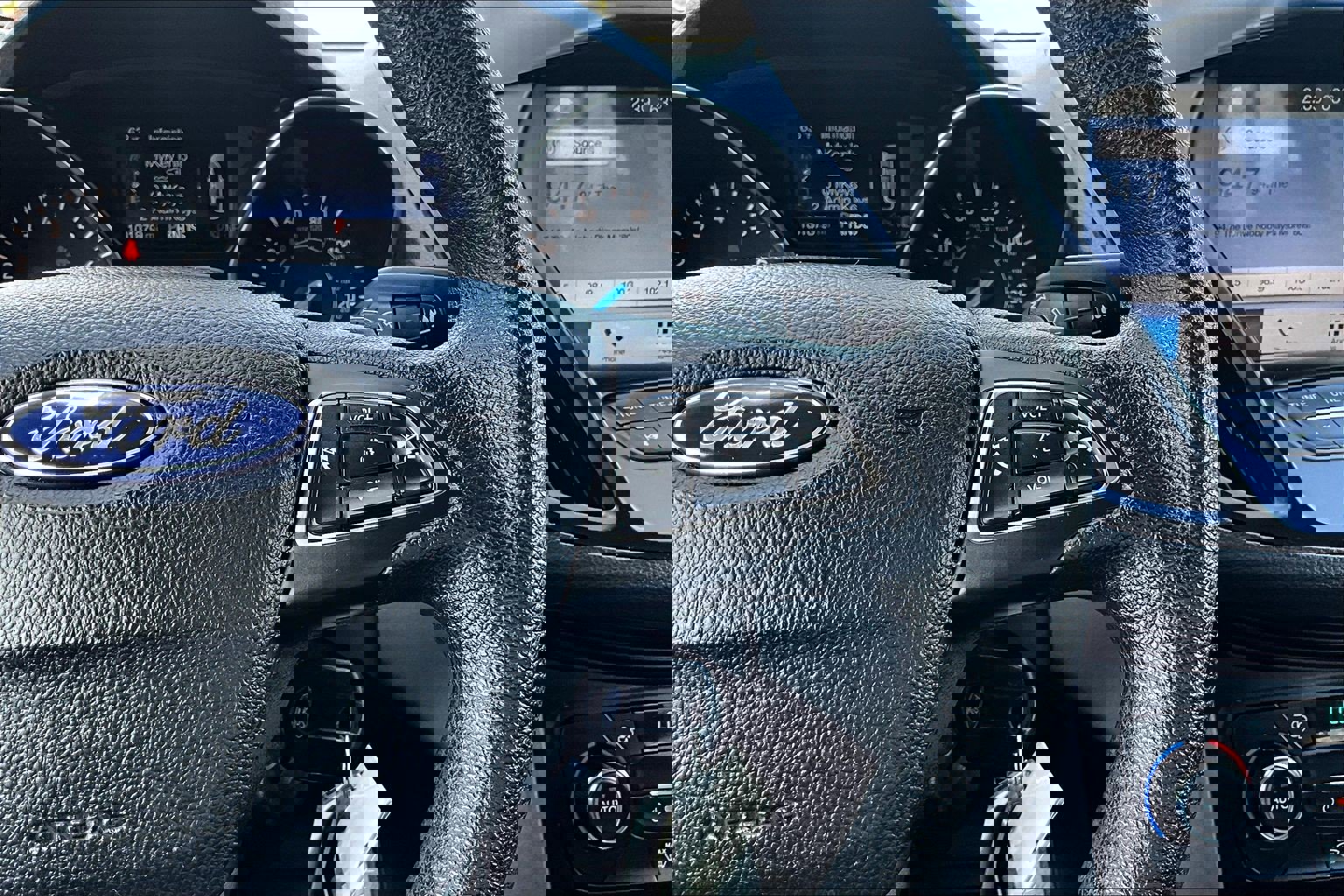 Used 2017 Ford Escape SE w/ Equipment Group 201A image 20