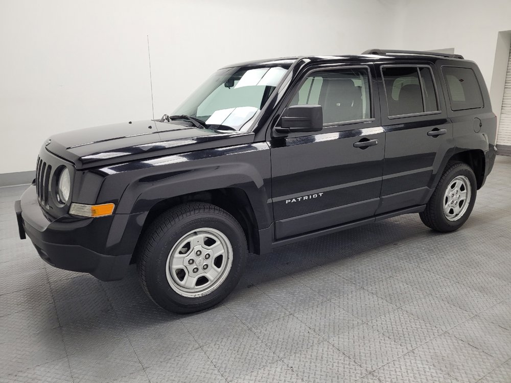 Used 2015 Jeep Patriot Sport FWD image 2