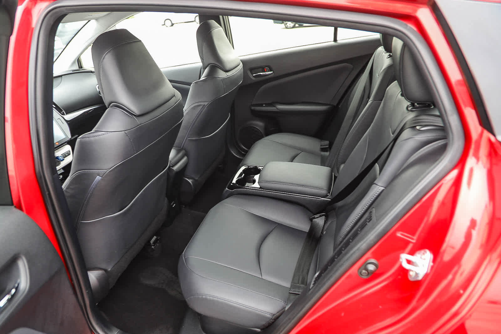 Certified 2017 Toyota Prius Prime Advanced w/ Carpet Mat Package FWD image 18