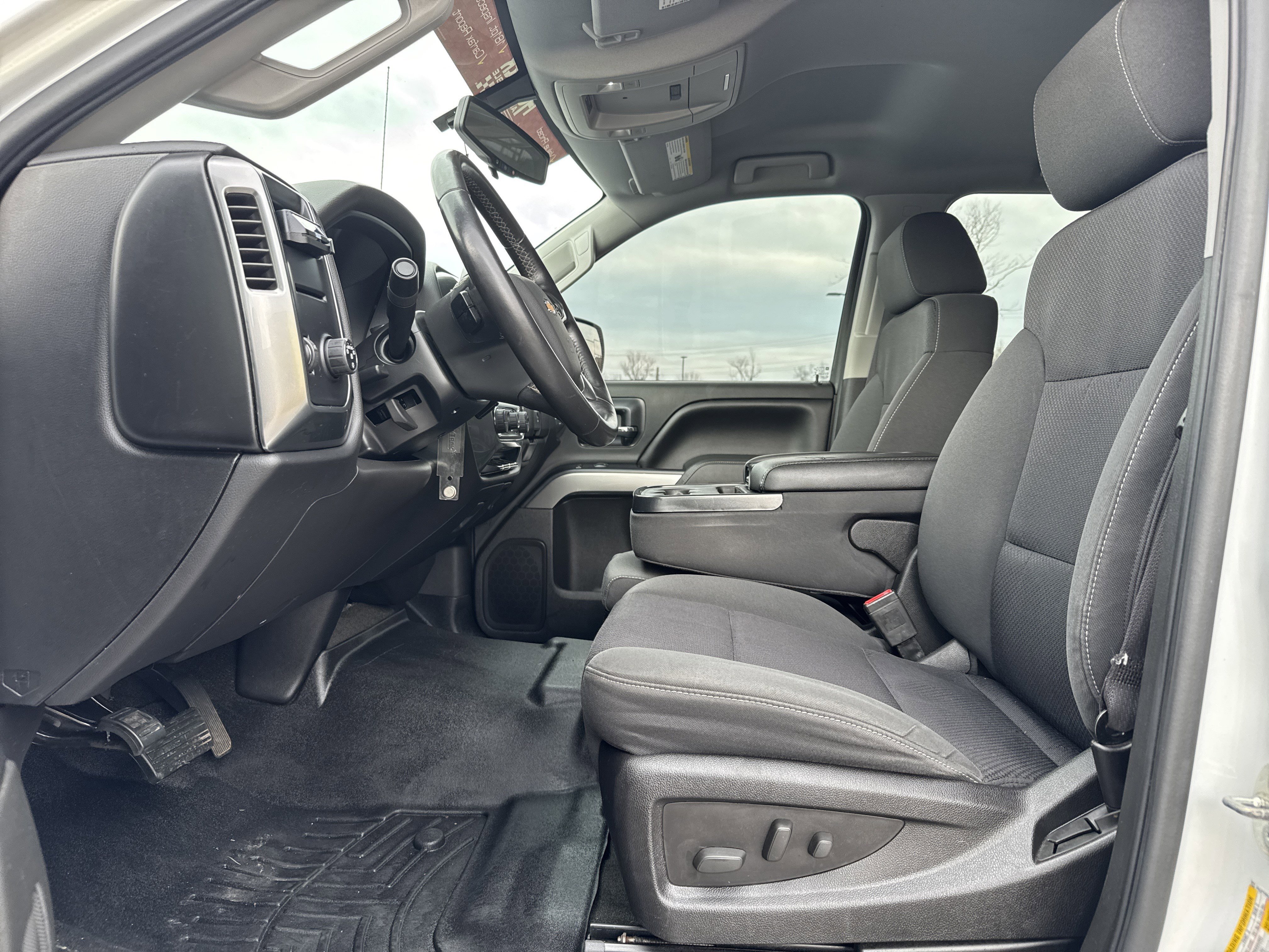 Used 2015 Chevrolet Silverado 1500 LT RWD image 16