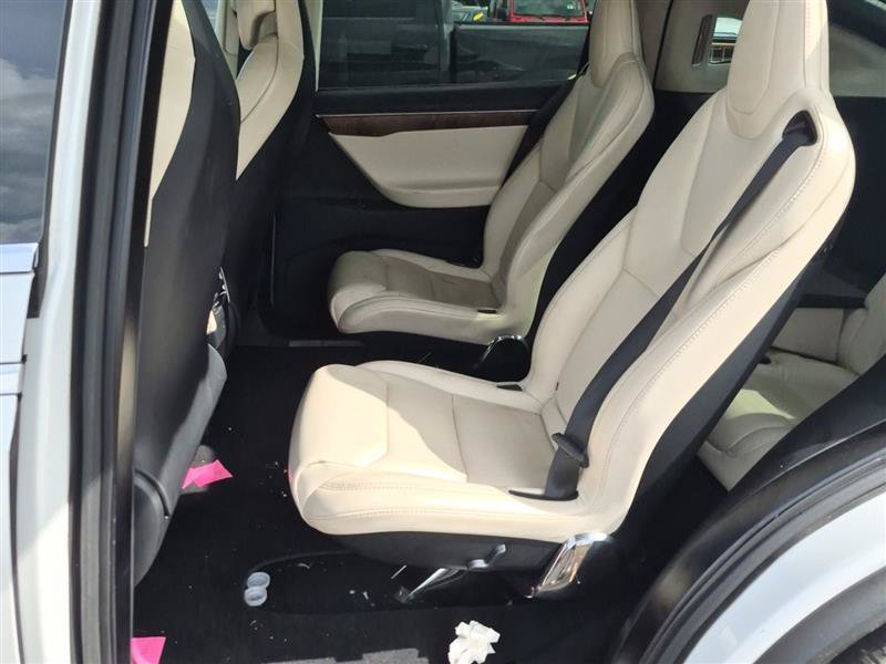 Used 2017 Tesla Model X 100D AWD/4WD image 5