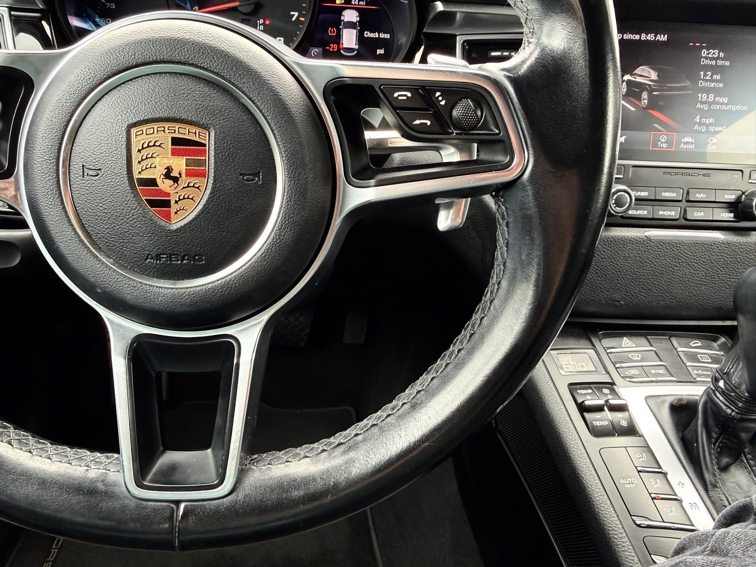 Used 2018 Porsche Macan Sport Edition image 26