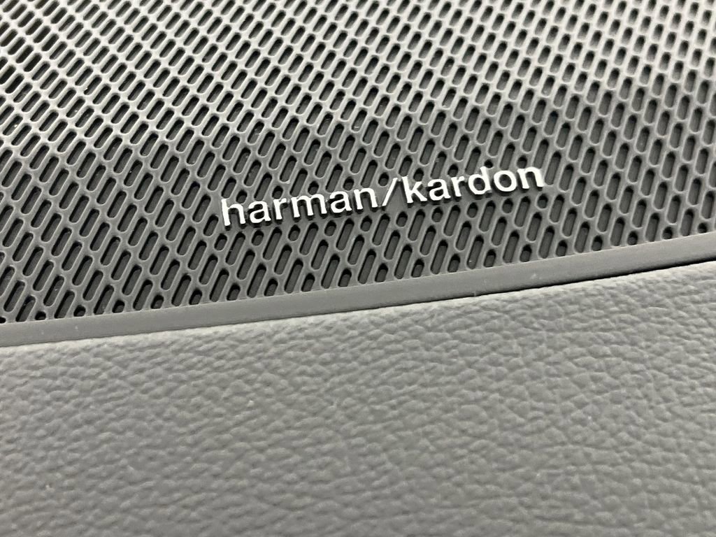 Certified 2025 Volvo V90 B6 Cross Country Ultra image 14