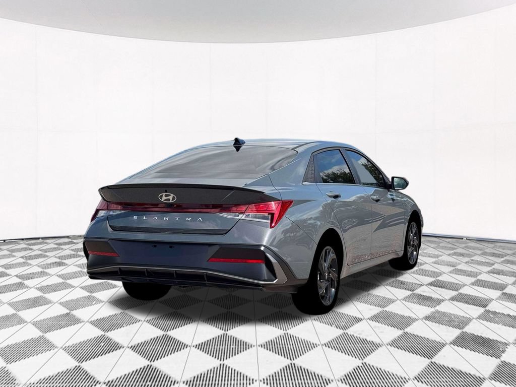 New 2026 Hyundai Elantra SEL Sport Premium FWD image 11