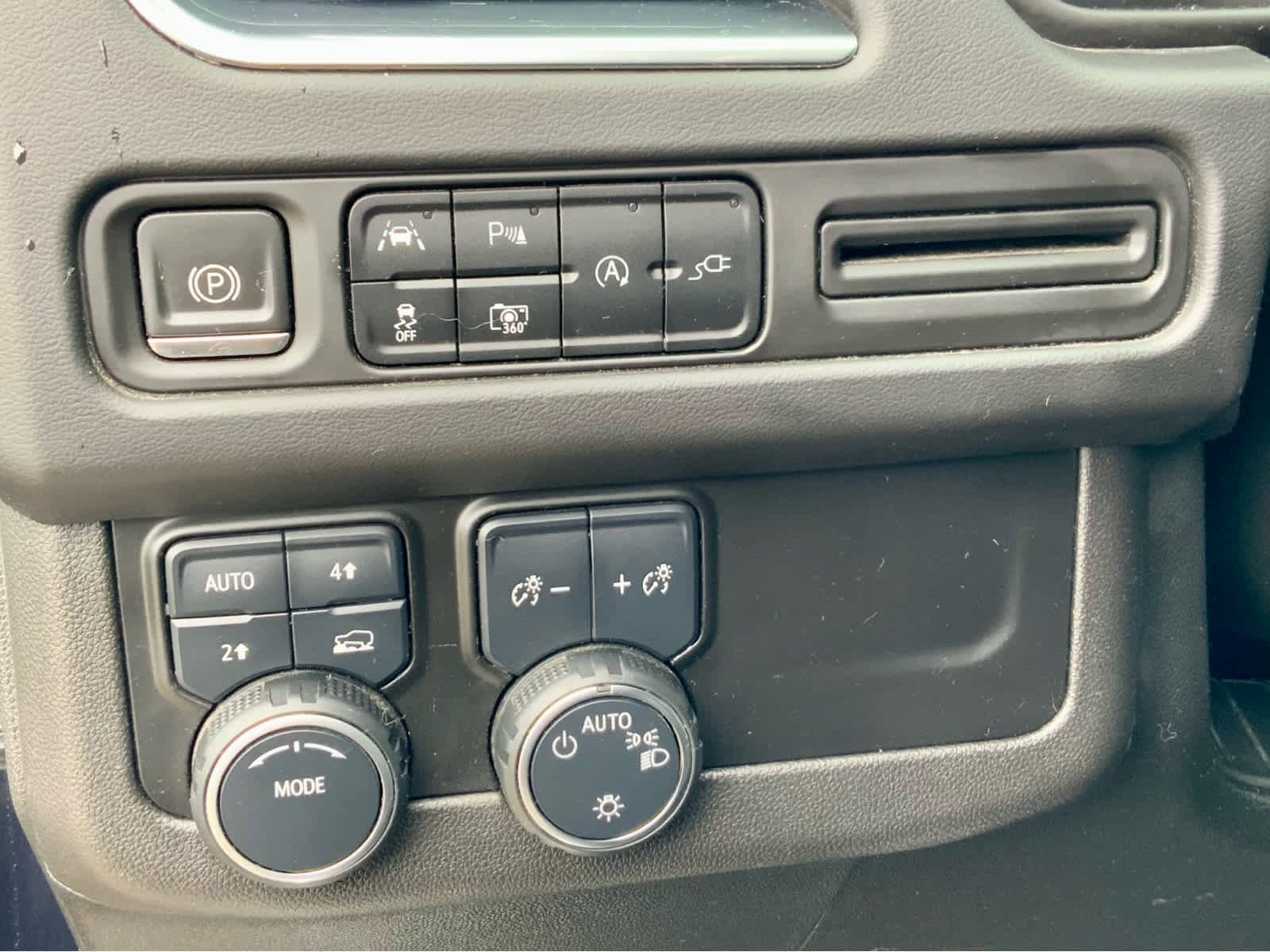 Used 2022 Chevrolet Tahoe LT w/ Luxury Package image 45