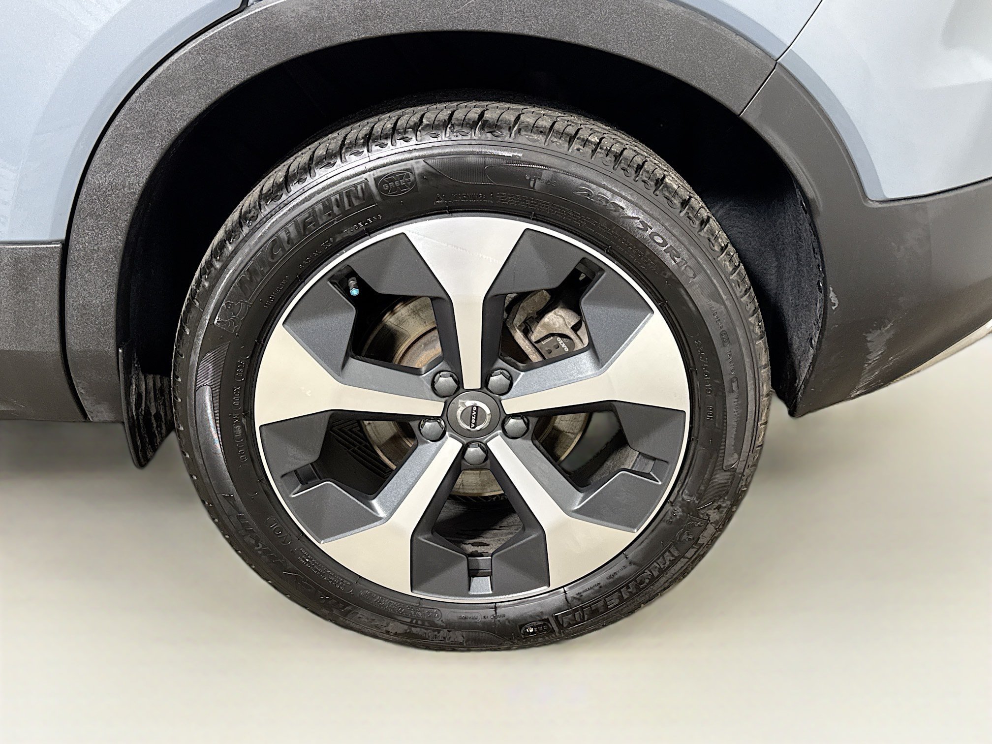 Used 2023 Volvo XC40 B5 Plus w/ Protection Package Premier AWD/4WD image 28