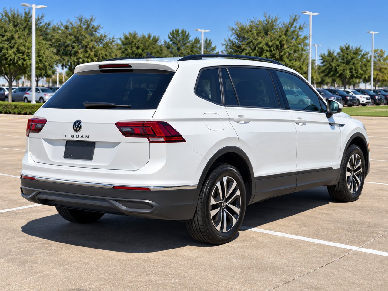 Used 2023 Volkswagen Tiguan S FWD image 6