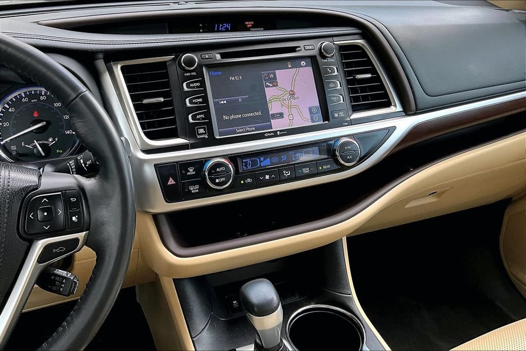 Used 2015 Toyota Highlander Limited Platinum AWD/4WD image 10