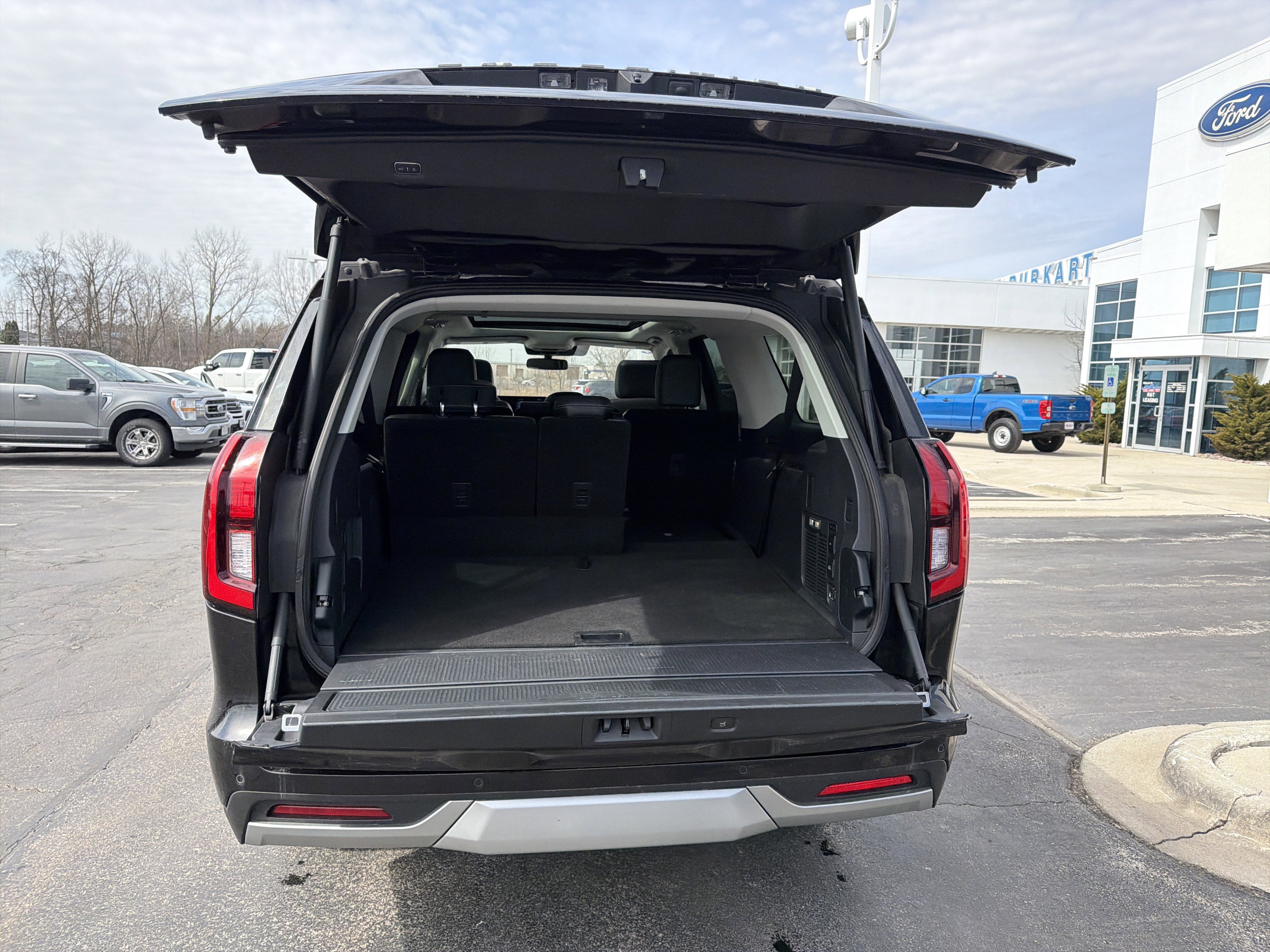 Used 2025 Ford Expedition Max Platinum AWD/4WD image 14