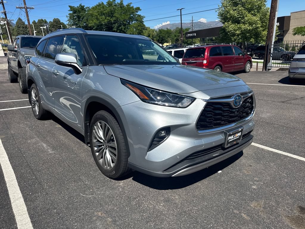 Used 2021 Toyota Highlander Platinum AWD/4WD image 3