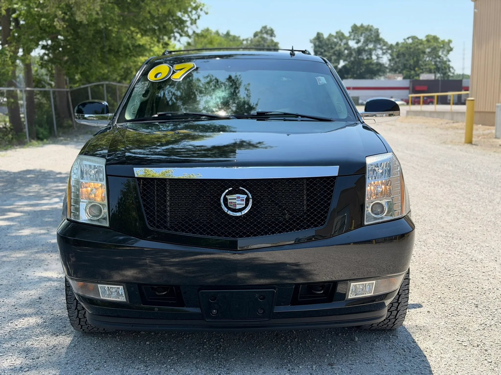 Used 2007 Cadillac Escalade EXT w/ Information Package AWD/4WD image 2