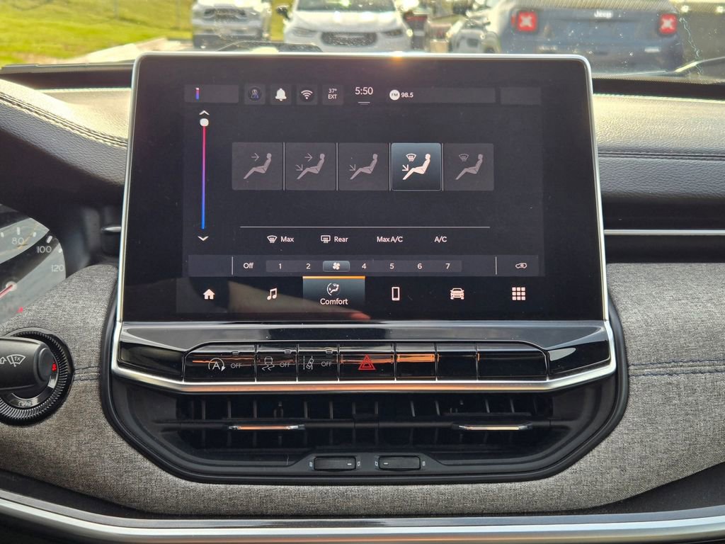 Used 2024 Jeep Compass Latitude AWD/4WD image 21