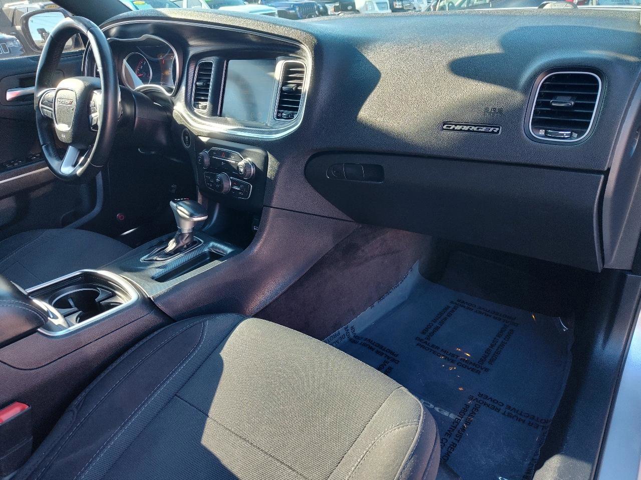Used 2015 Dodge Charger SXT RWD image 48