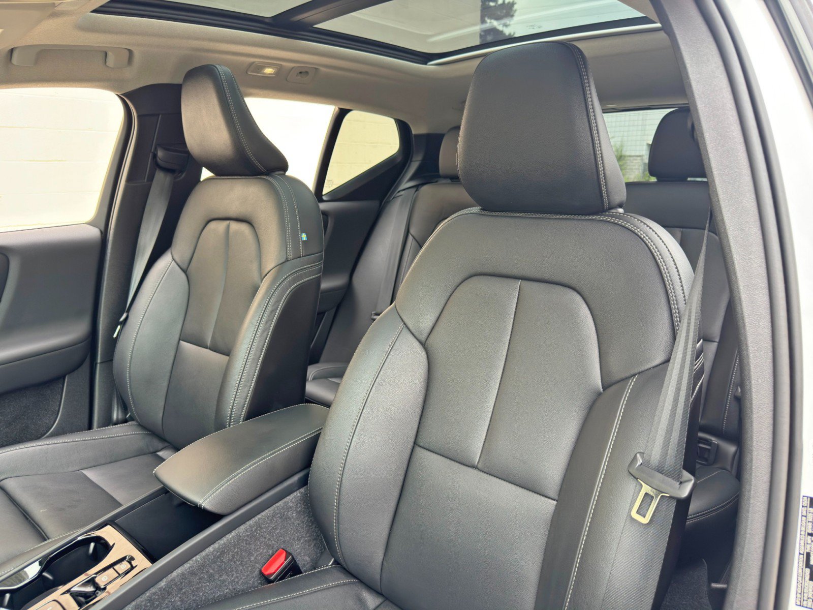 Used 2025 Volvo XC40 B5 Plus w/ Protection Package Premier AWD/4WD image 43