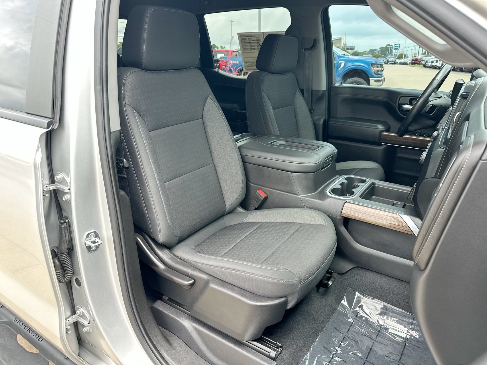 Used 2020 Chevrolet Silverado 1500 LT Trail Boss AWD/4WD image 24