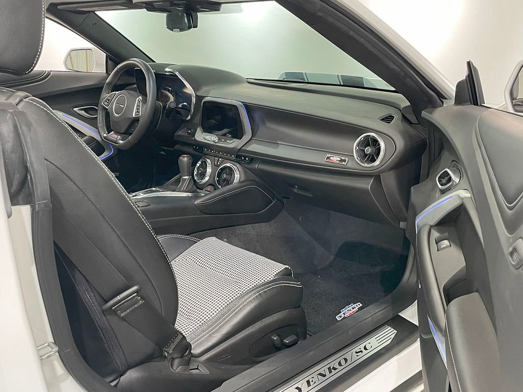 Used 2018 Chevrolet Camaro SS RWD image 59