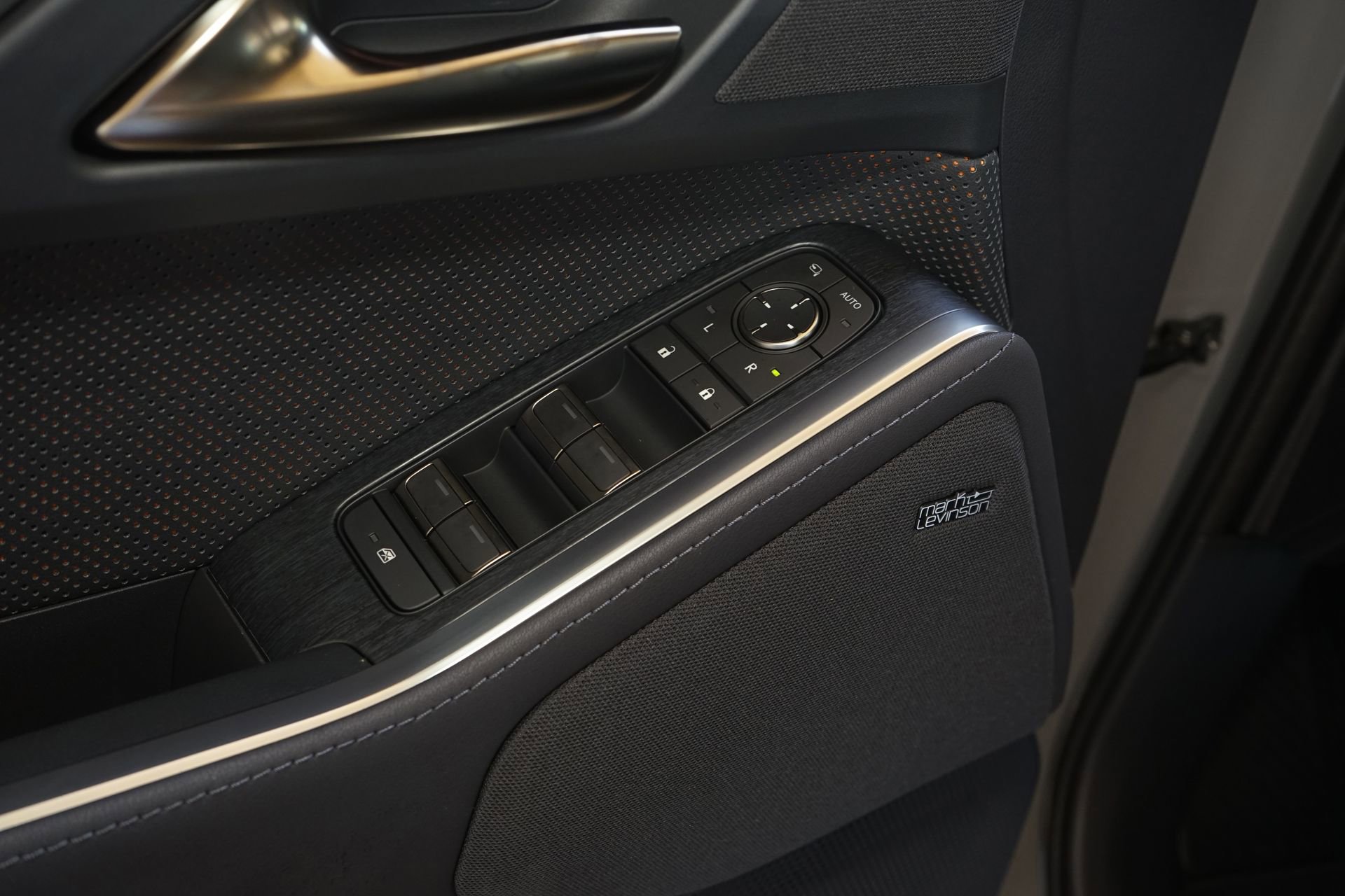 Used 2025 Lexus GX 550 w/ Cold Area Package image 29