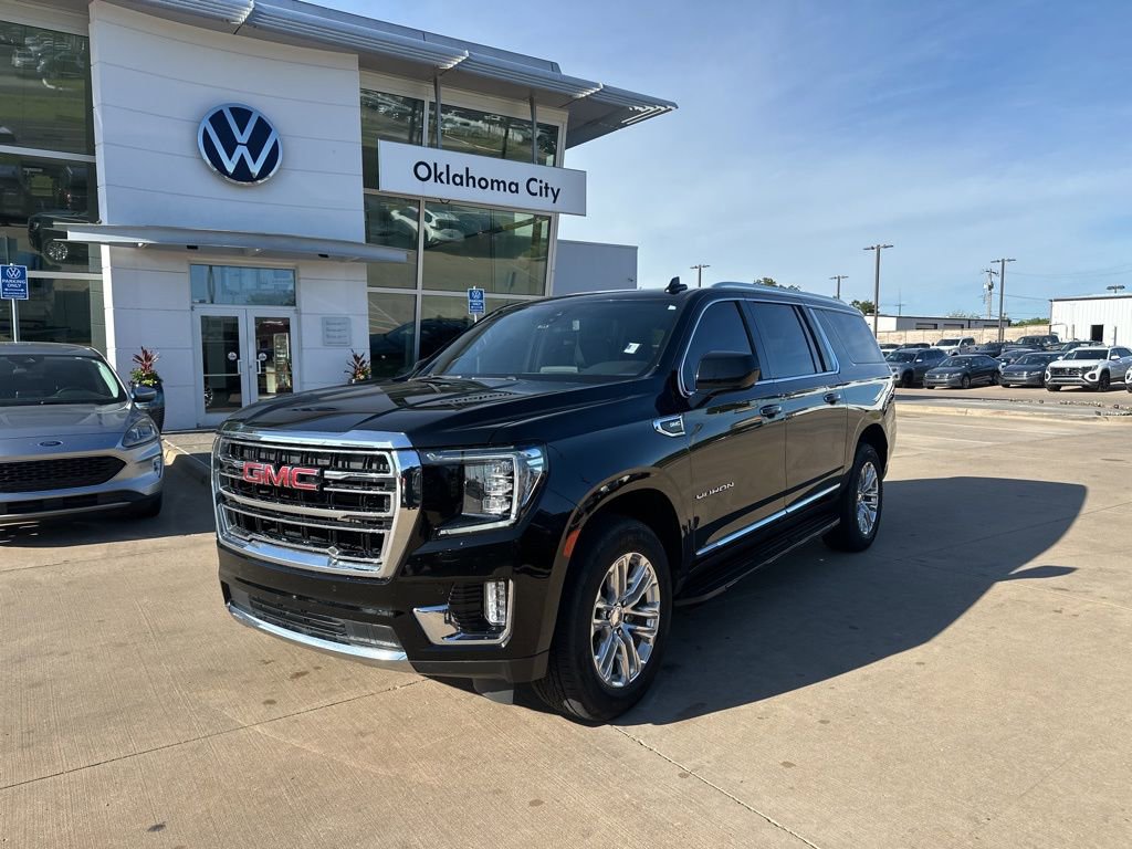 Used 2022 GMC Yukon XL SLT AWD/4WD image 1