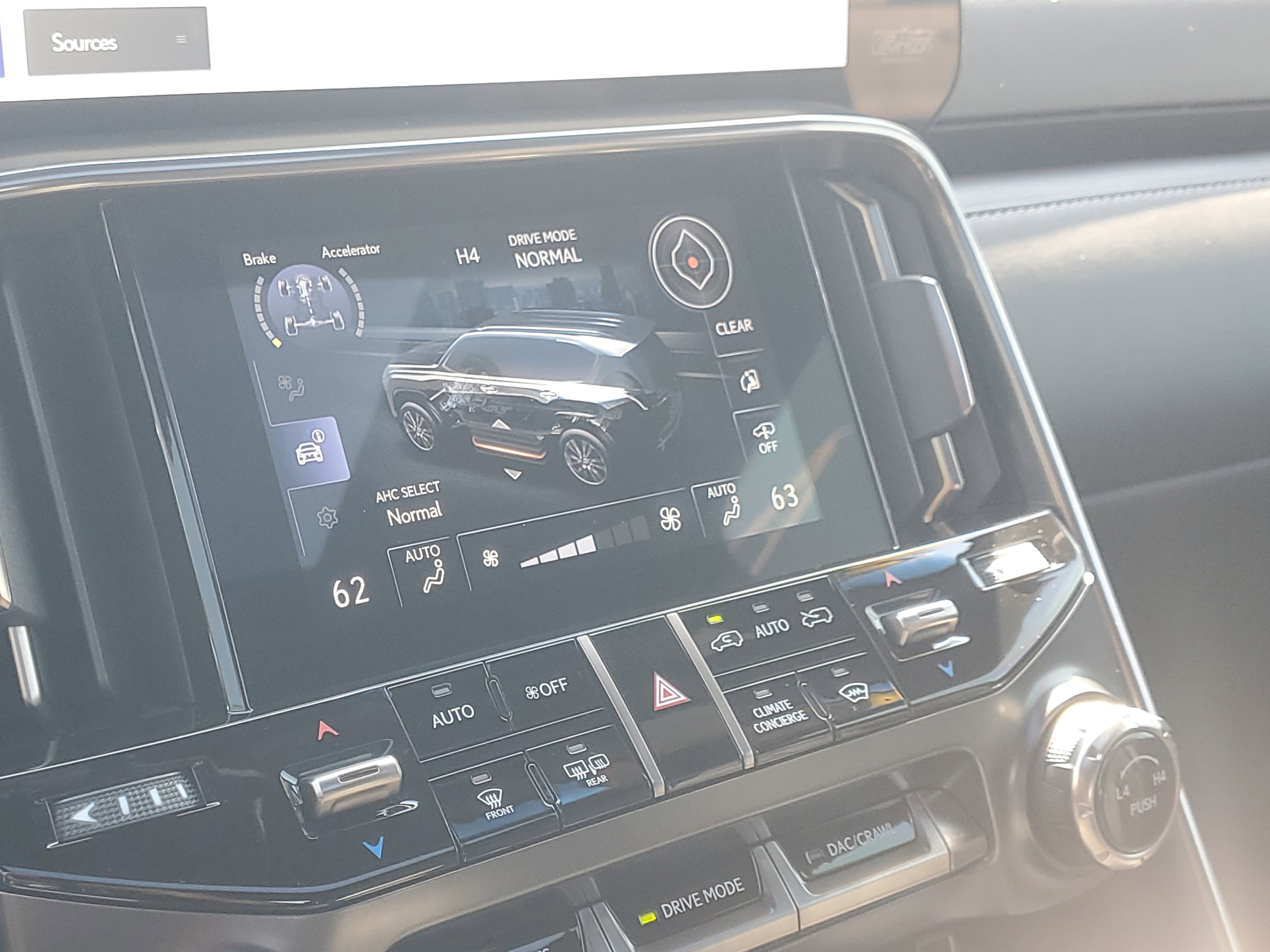 Used 2023 Lexus LX 600 4WD w/ Ultra Luxury Package image 32