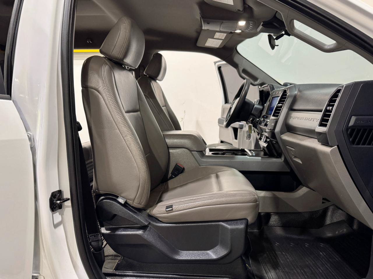 Used 2022 Ford F250 XLT w/ XLT Value Package AWD/4WD image 13