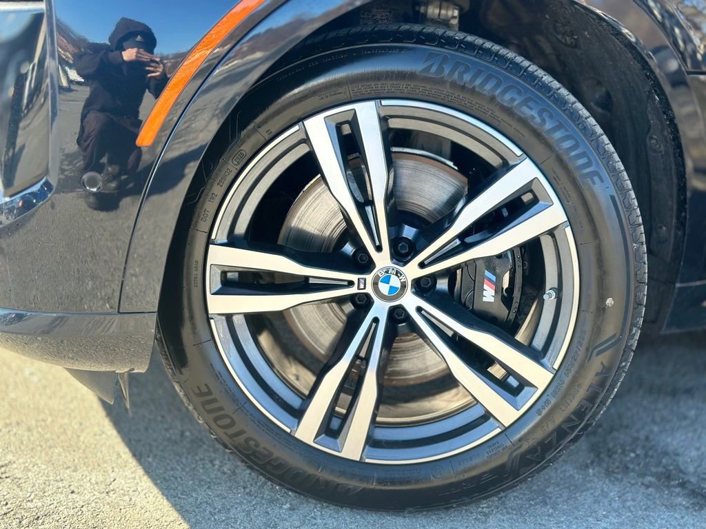 Used 2024 BMW X7 M60i w/ Climate Comfort Package image 2