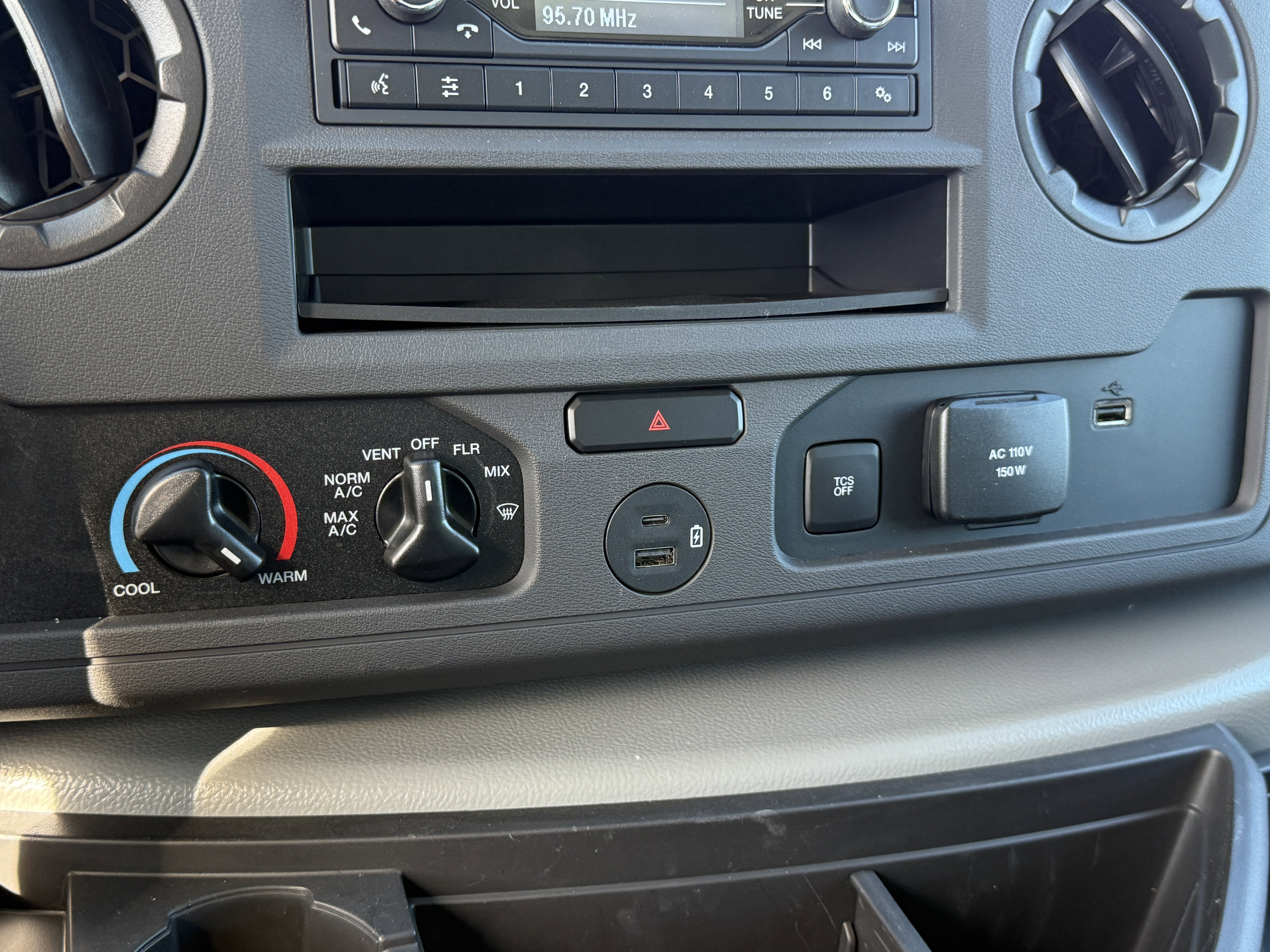 New 2026 Ford E-450 and Econoline 450 Super Duty w/ Power Equipment Group image 23