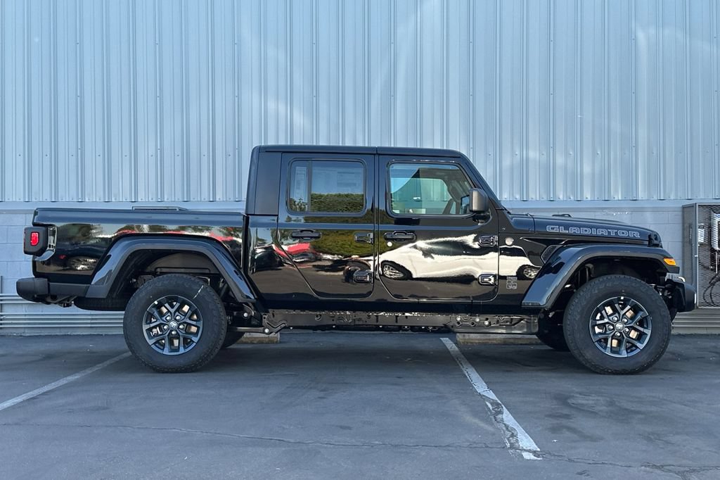 New 2026 Jeep Gladiator Sport AWD/4WD image 3