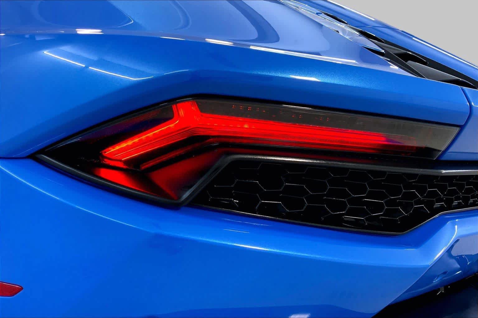 Used 2016 Lamborghini Huracan LP 610-4 AWD/4WD image 28
