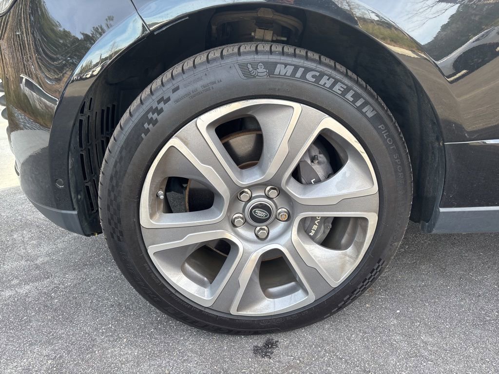 Used 2020 Land Rover Range Rover HSE image 12