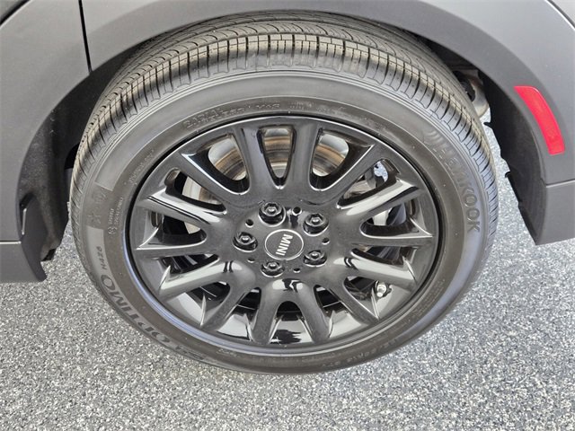Used 2023 MINI Cooper 4-Door Hardtop image 9