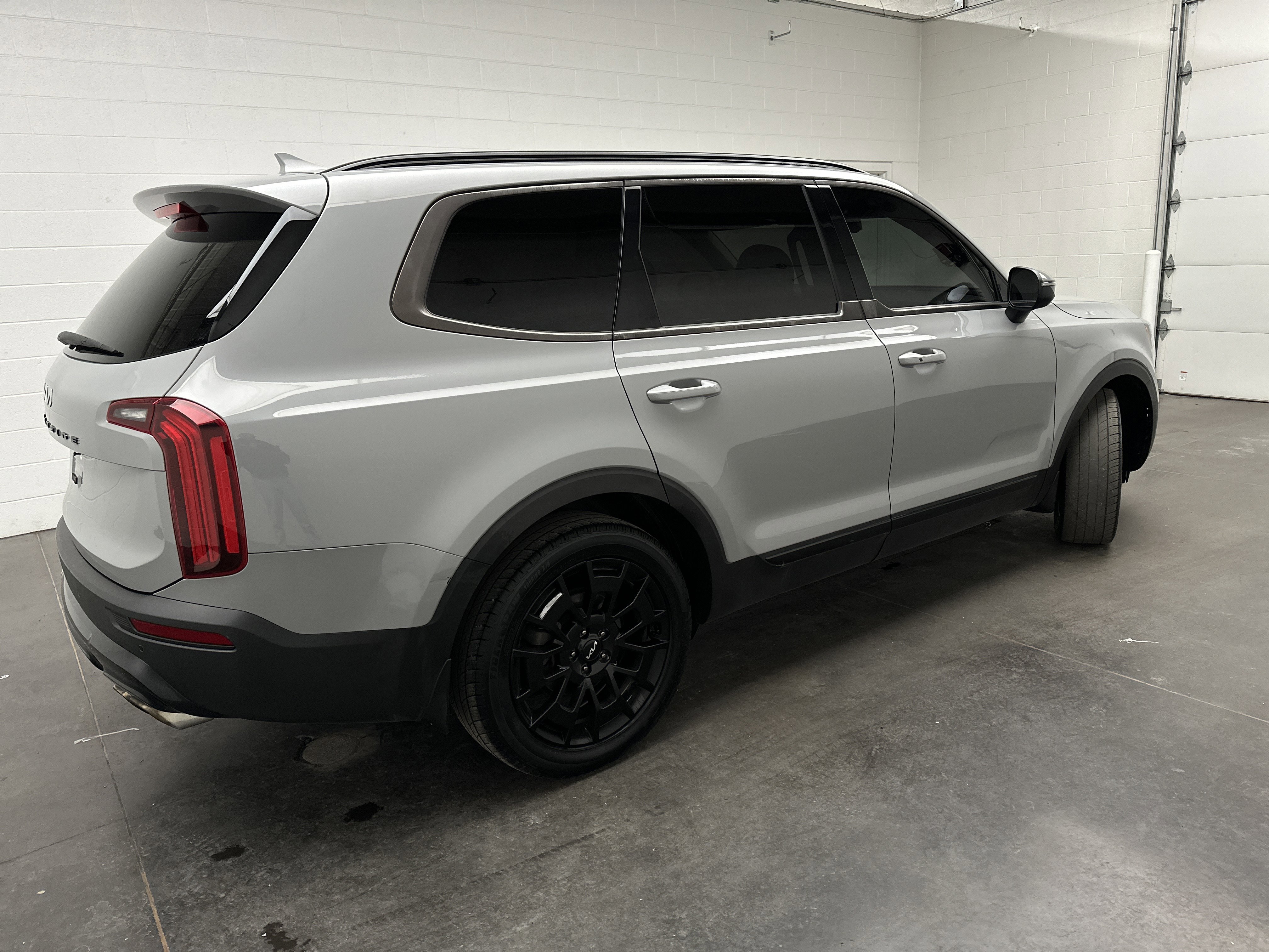 Used 2022 Kia Telluride EX w/ EX Premium Package image 9